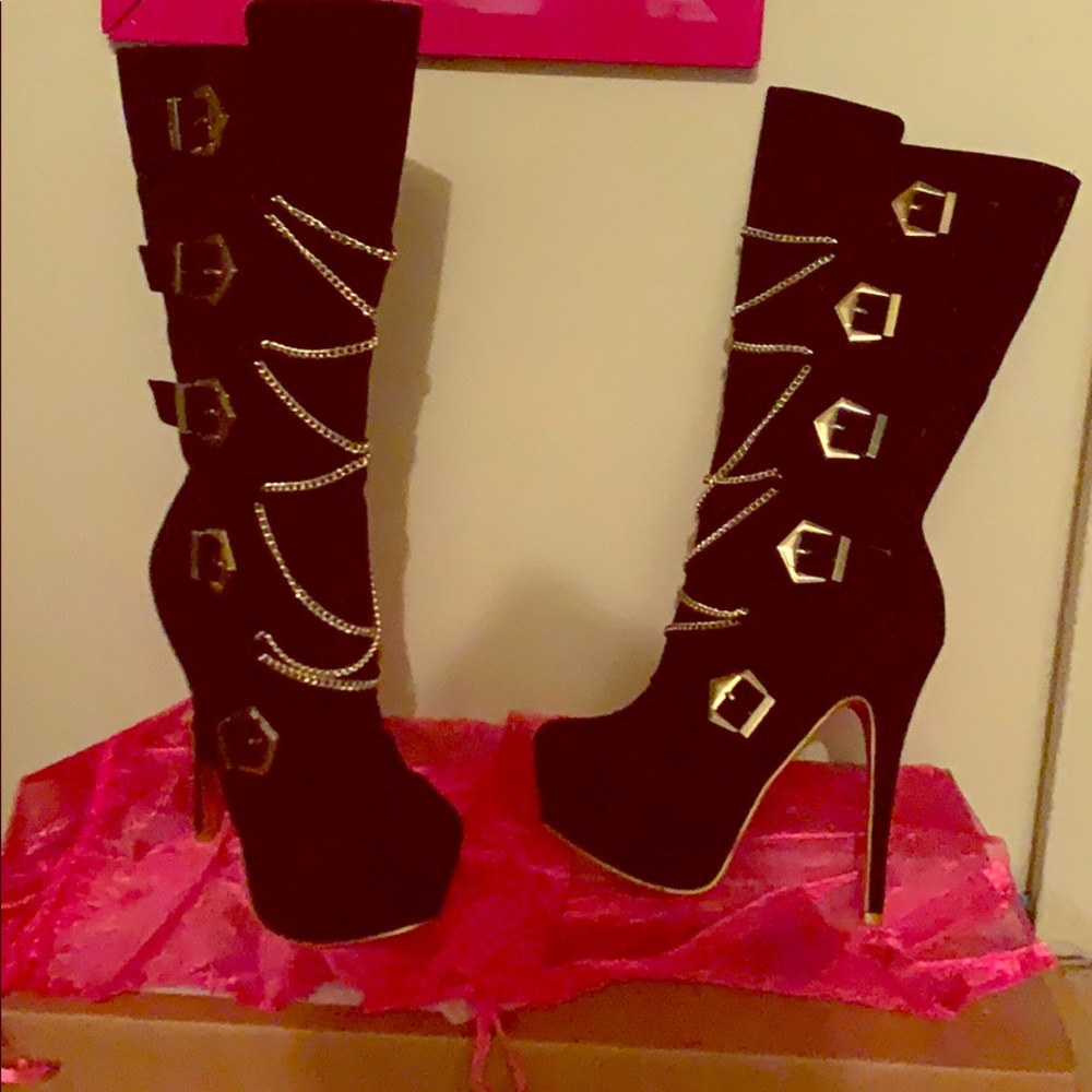 Black chained shoe boots